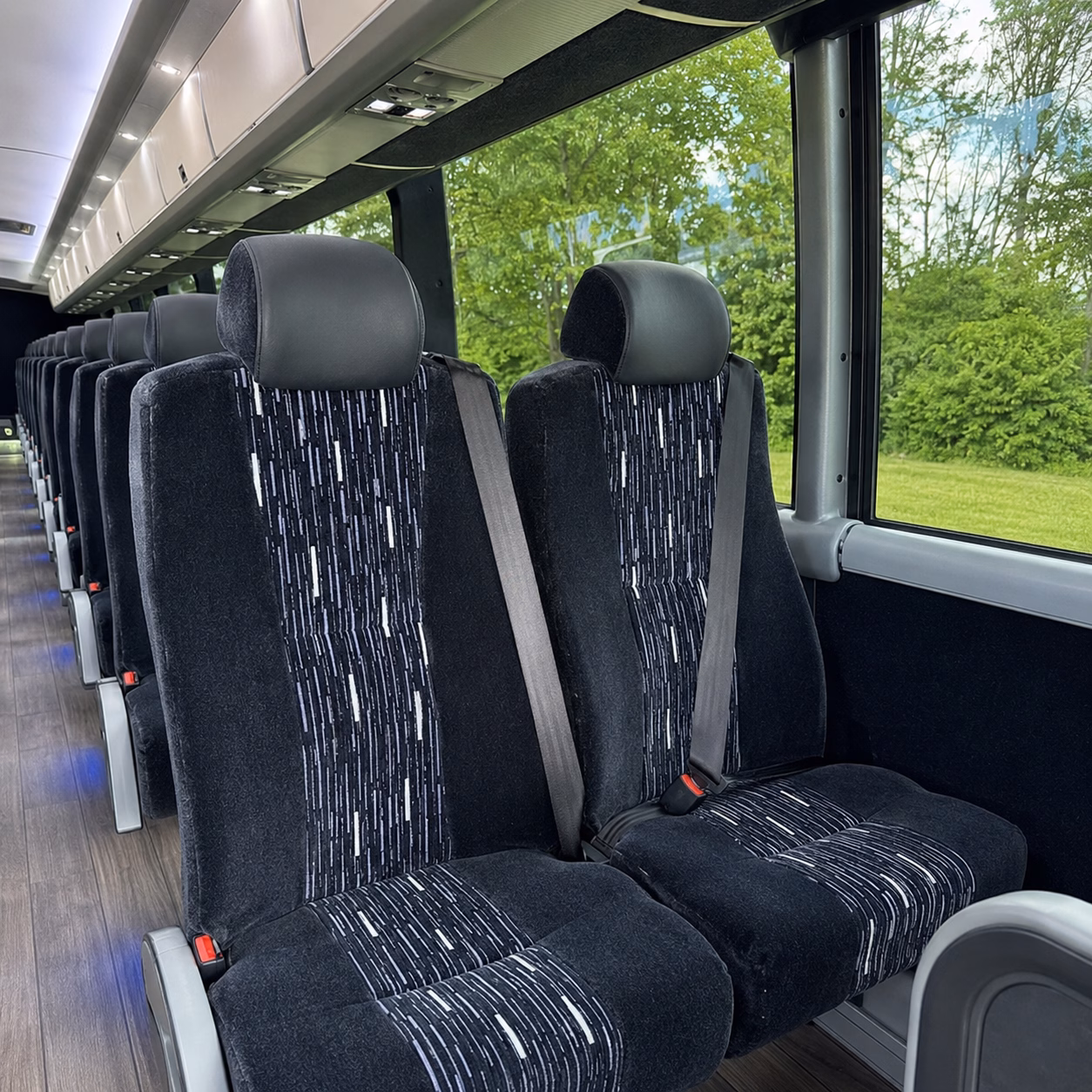 how the kind of bus you choose changes the price in everett washington