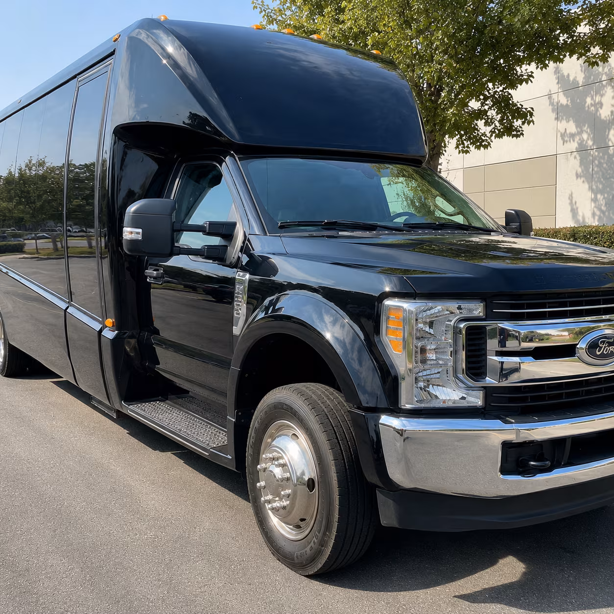 seattle everett charter buses